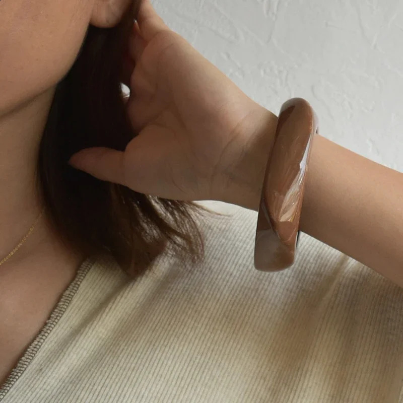 Bilandi Vintage Resin Acrylic Geometric Irregular Square Faceted Bangle Elegant Style Bracelet For Women Jewelery Gift 241227