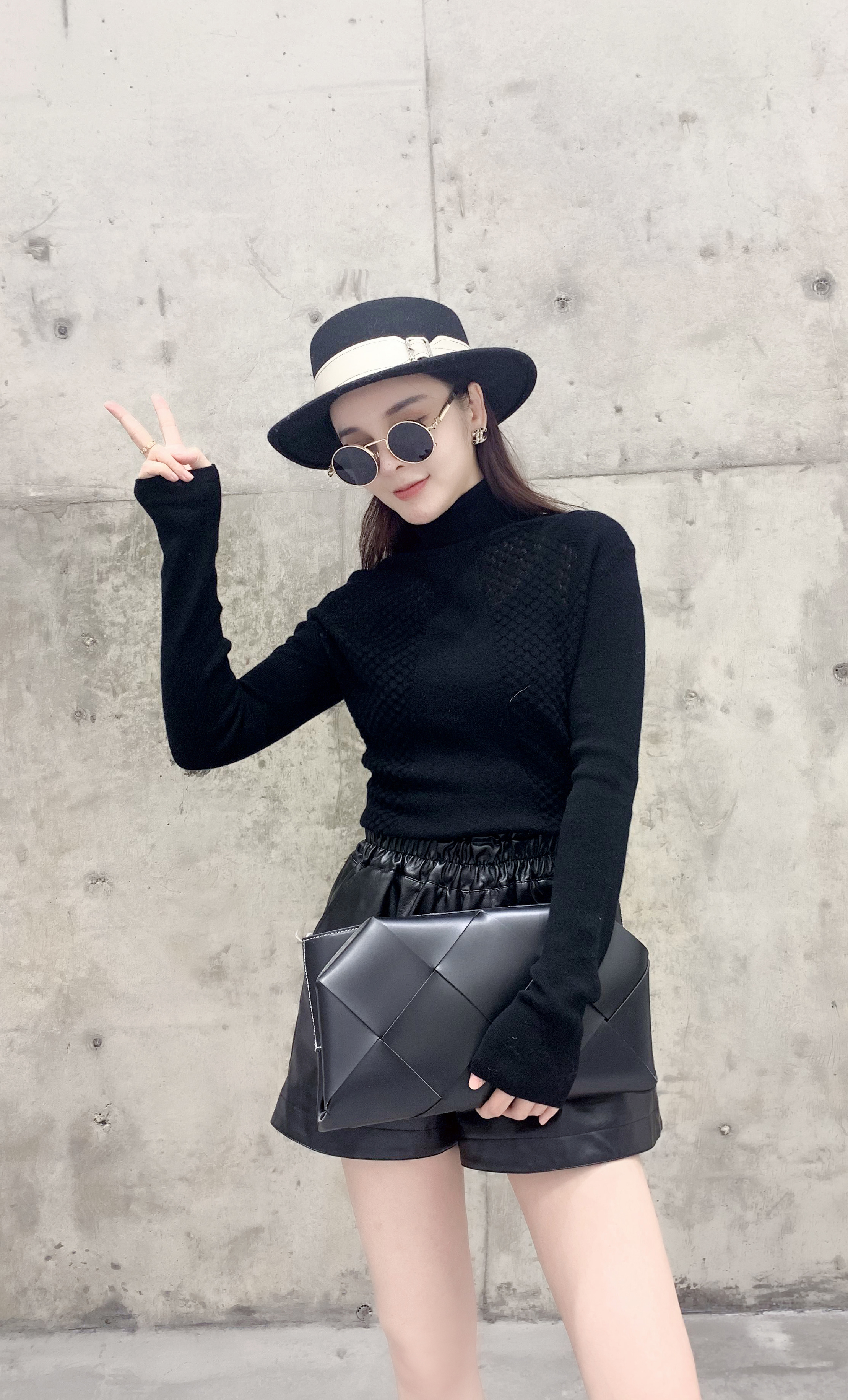 Women's Chic Slim Fit Wool Sweater - Cozy & Stylish Fall Outfit