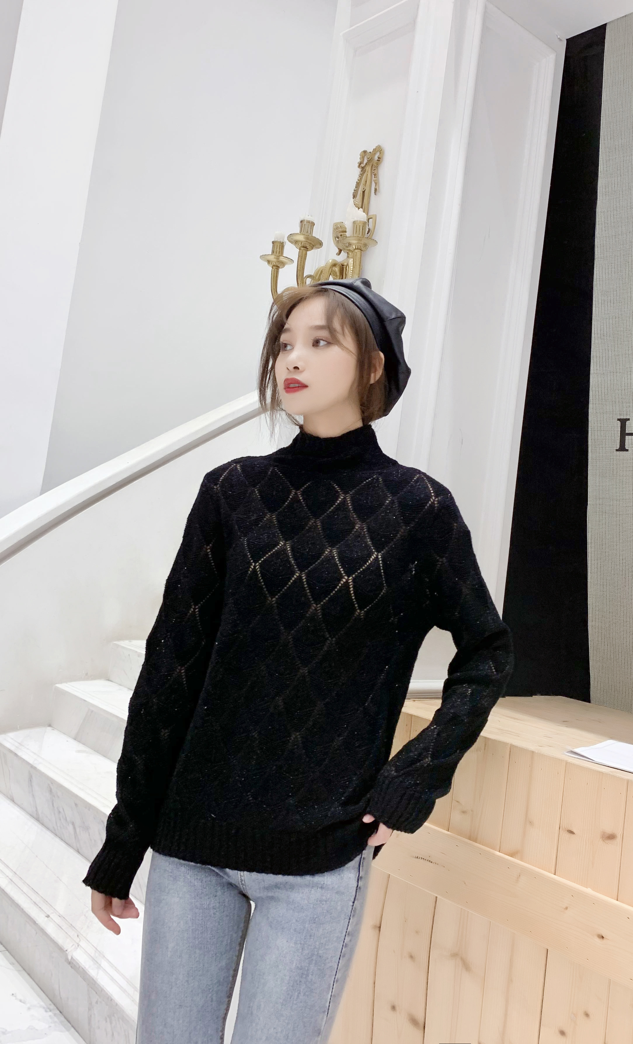Soft and Warm Slim-Cut Wool Top for Women - Perfect Addition to Your Fall Collection