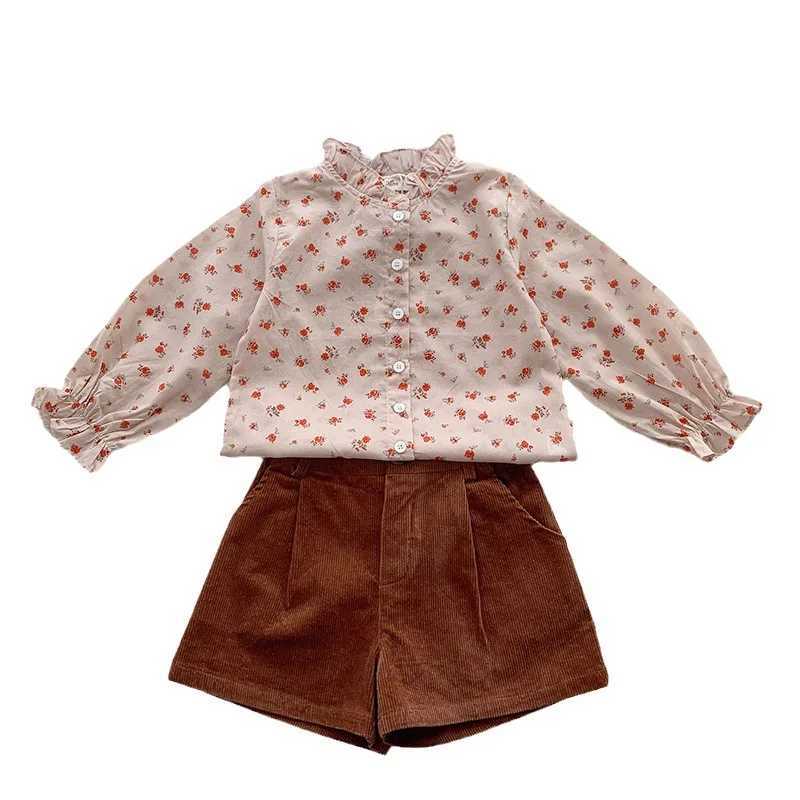Spring and autumn girls retro Corduroy shorts childrens pocket striped casual pants fashionable childrens clothing W241227