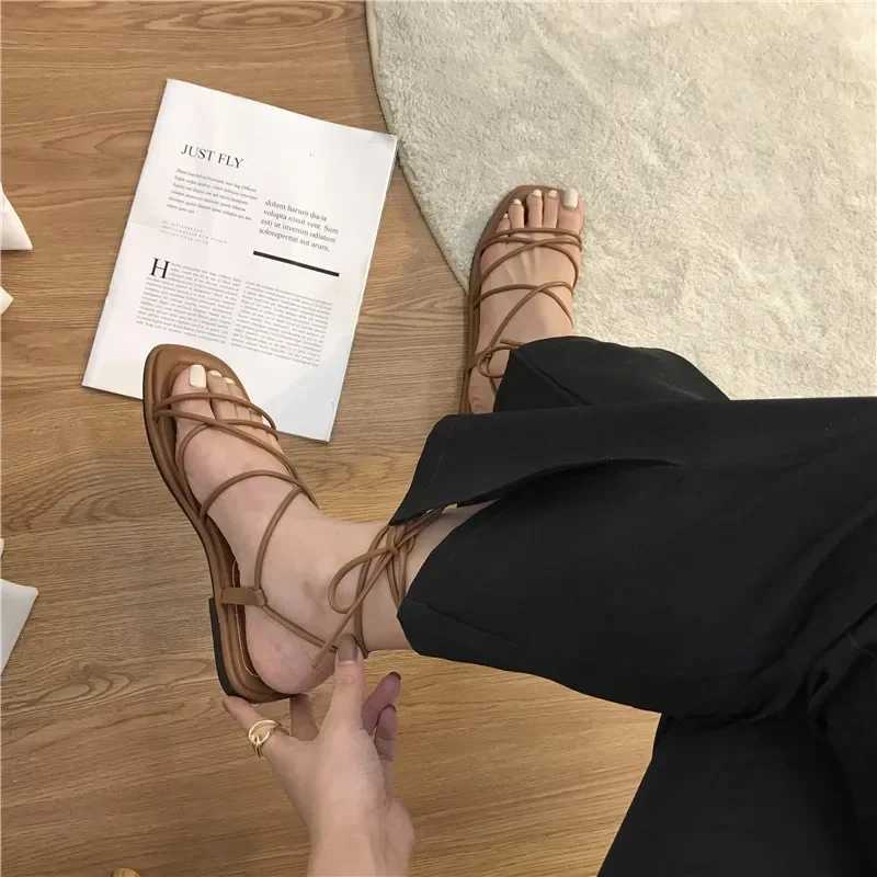 High Quality Summer Shoes Women Sandals Narrow Band Vintage Square Toe Flat Cross Strap Thong Sandals V Shape Design Shoes Women T241227