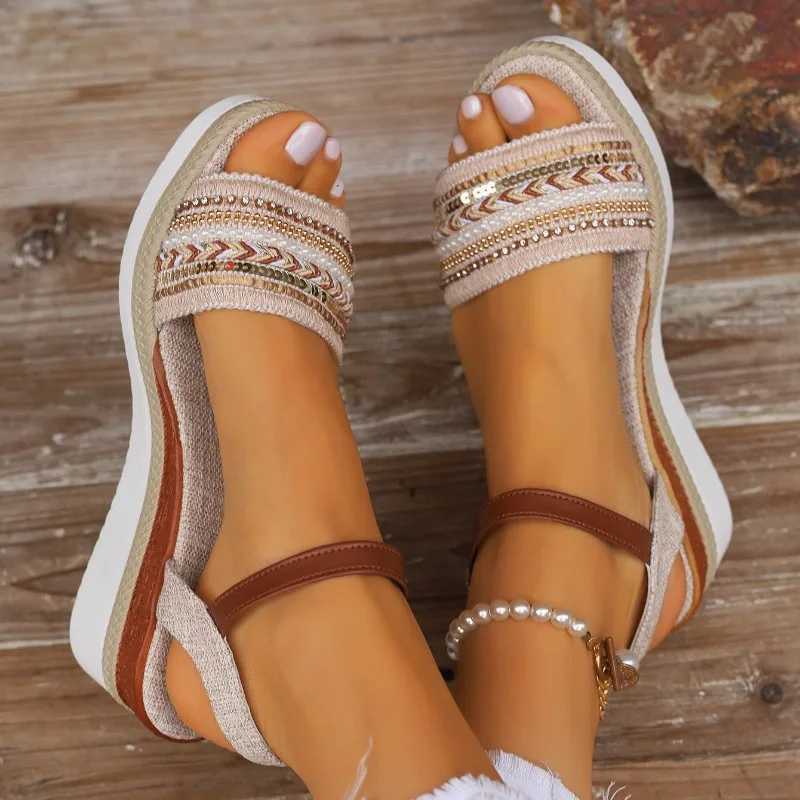 High Quality Women Sandals Summer Casual Luxury Flat Sandals Platform Shoes for Women New Designer Fashion Sandals Womens Sandals T241227