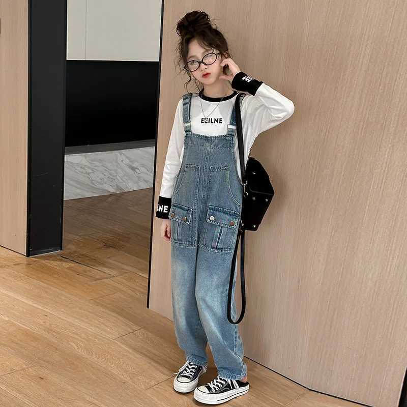 Spring and autumn childrens jumpsuit with pockets girls hanging jeans Trouser childrens girls denim jacket teenagers bib pants W241227