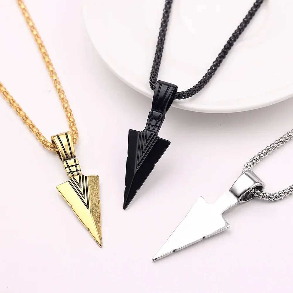 Punk Arrow She Necklace For Men Gold Color Alloy Arrow Pendant Party Jewelry Gift Retro Personality Long Chain NecklacesXJ241227