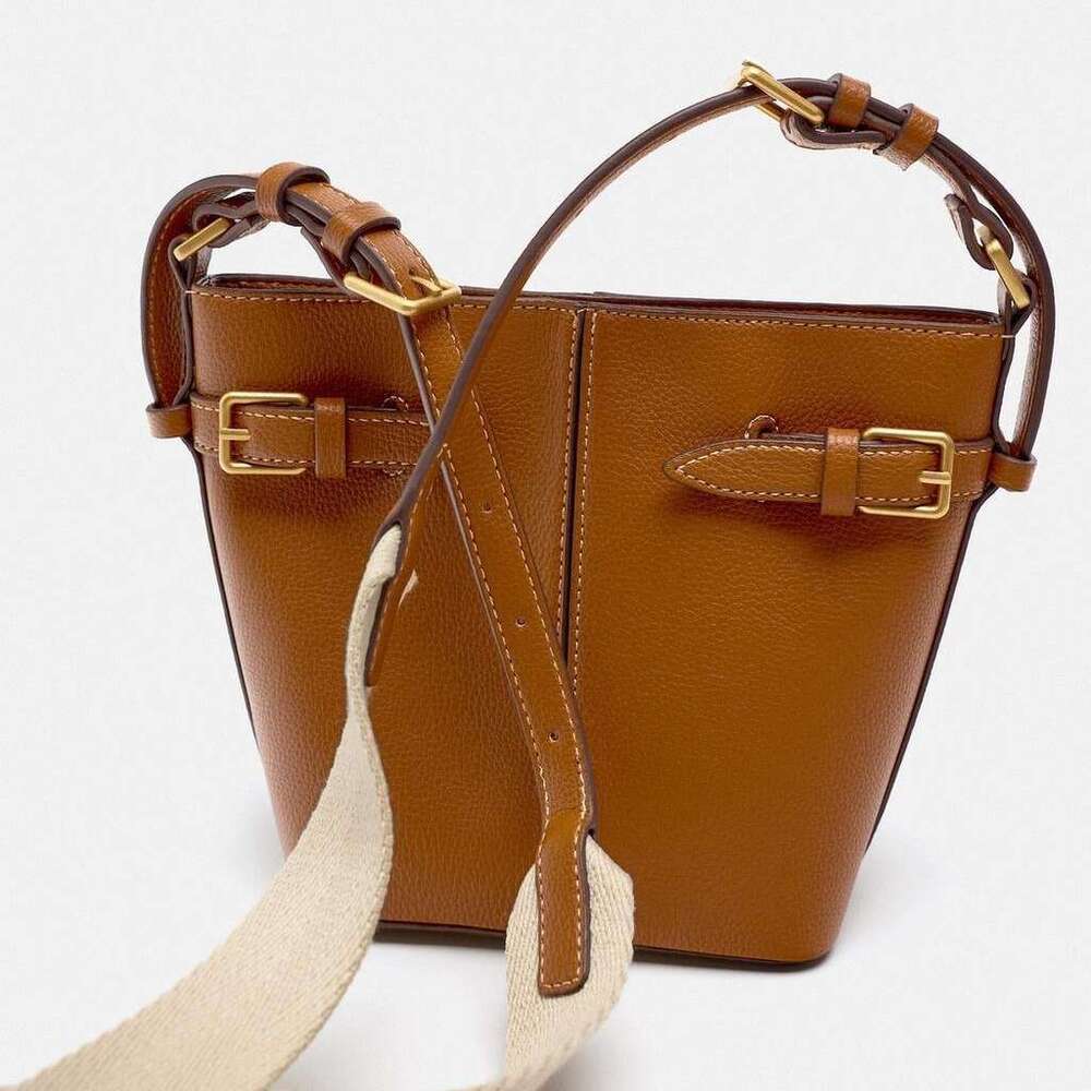 Spanish women's ZR Home 2024 new high-end versatile buckle decoration single shoulder crossbody bucket bag