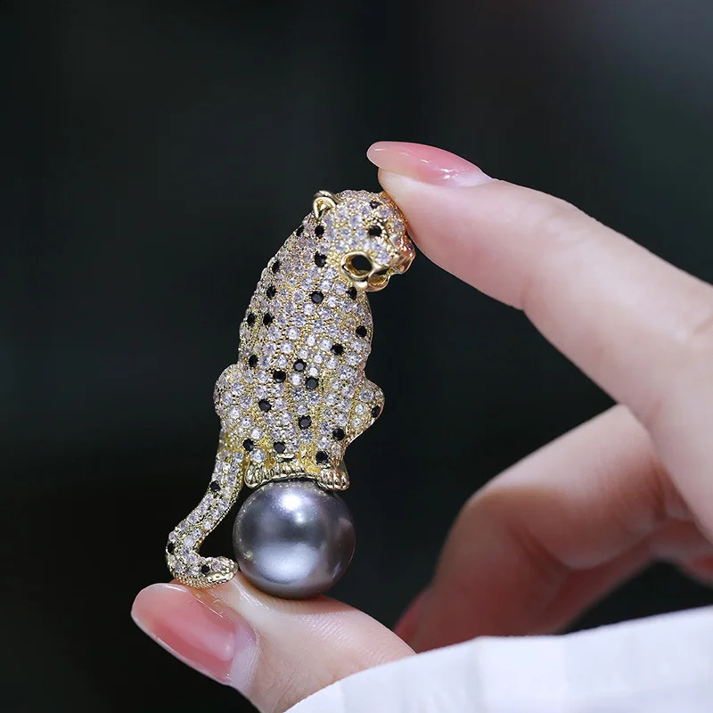 High Quality Copper Zircon Leopard Brooch Pearl Animal Brooch For Men Women Jewelry Gift Wholesale 241227