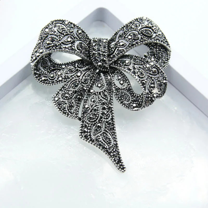 Vintage Big Bow Brooches for Women Unisex Rhinestone Breastpin Personality Pins Jewelry Office Party Corsage Friend Gifts 241227