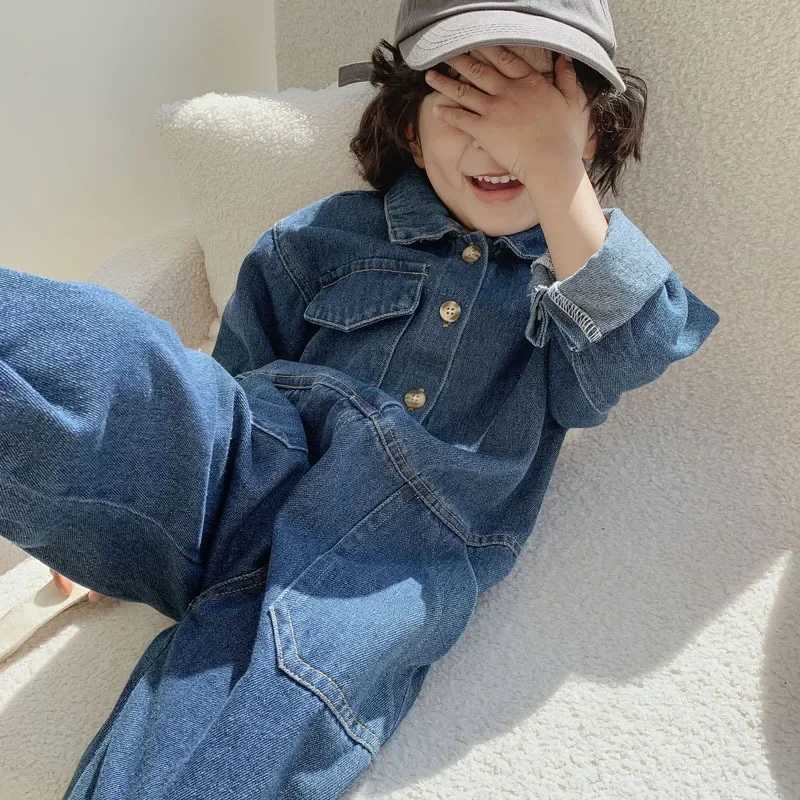 Childrens denim jacket jumpsuit childrens jeans boys jeans fashionable Korean baby clothing girls long sleeved jumpsuit W241227