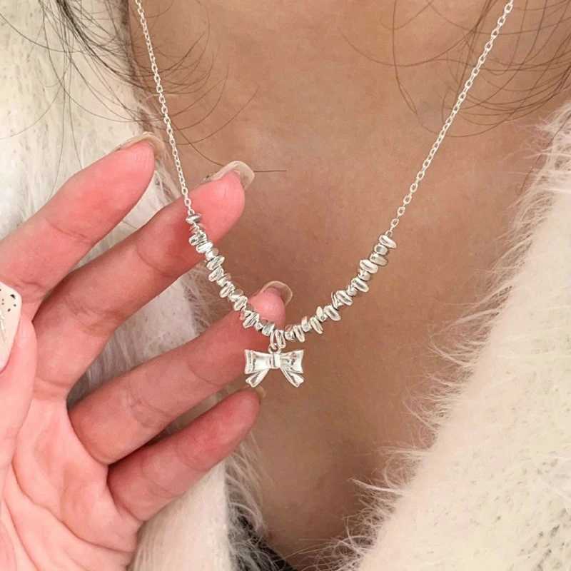 Fashion Irregular Beads Chain Bow Knot Heart Pendant Necklace Y2K Girls Exquisite Choker Women Elegant Peals Jewelry GiftsXJ241227
