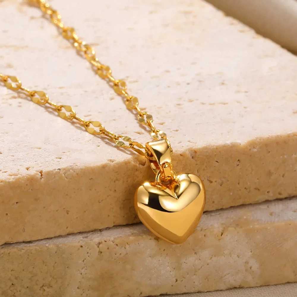 XINYI Stainl Steel Heart Necklace For Women New Tren Lip Chain Simple Pendant Necklace Jewelry Gift WholesalersXJ241227