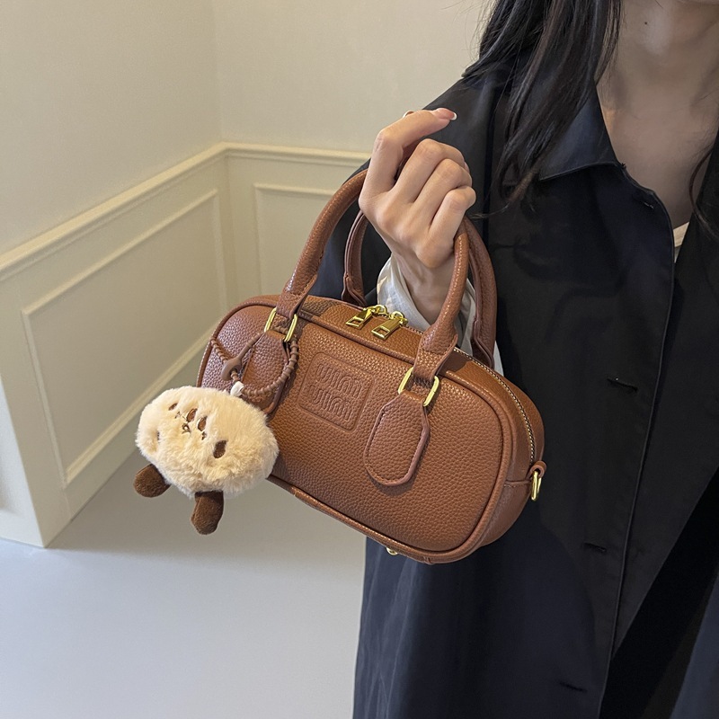 Spring 2025 Women's Handbag Designer Bowg Simple and Fashionable Crossbody Baross Small Square Bag