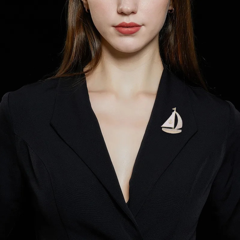 Clothing accessories Womens brooch metal pins mother shell zircon inlaid high-end creative sailboat brooches 241227
