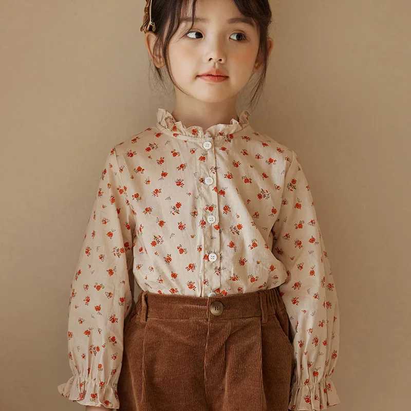 Spring and autumn girls retro Corduroy shorts childrens pocket striped casual pants fashionable childrens clothing W241227