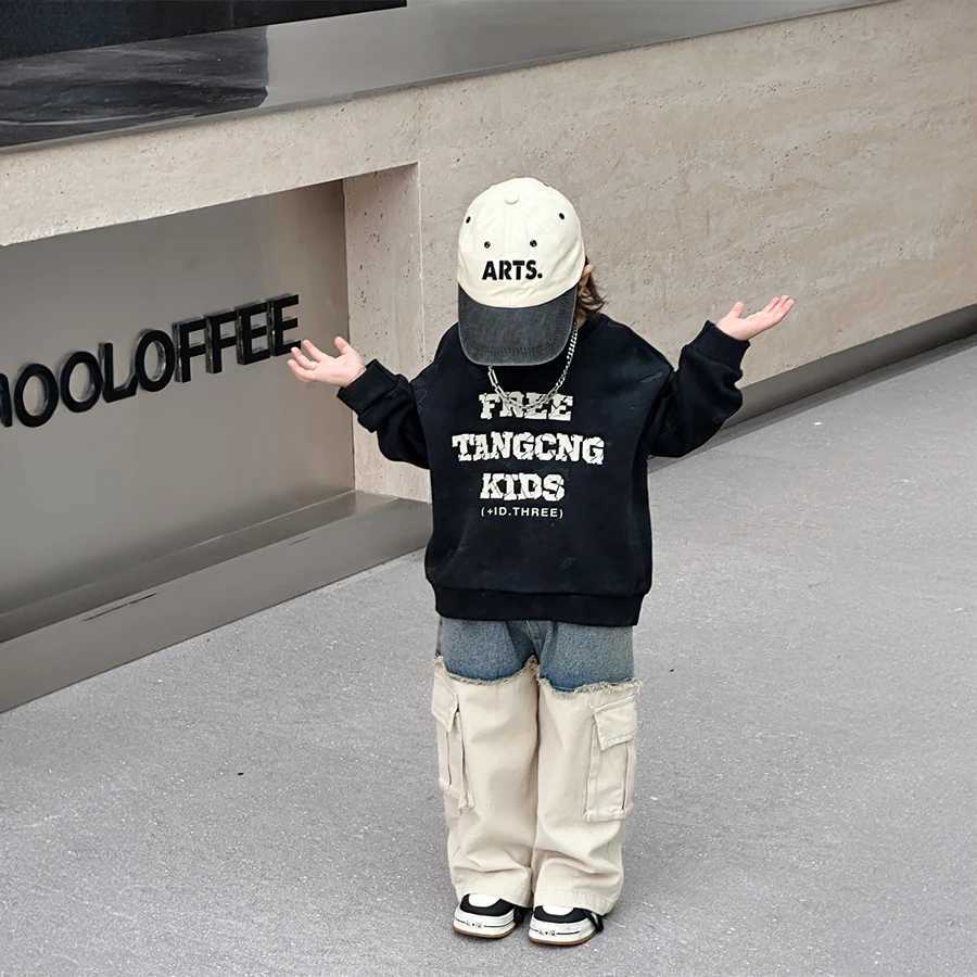 Boys Autumn Trousers 2024 New Baby Korean Edition Childrens Clothing Cotton Shop Boys Spelling Color Jeans Casual Pants W241227