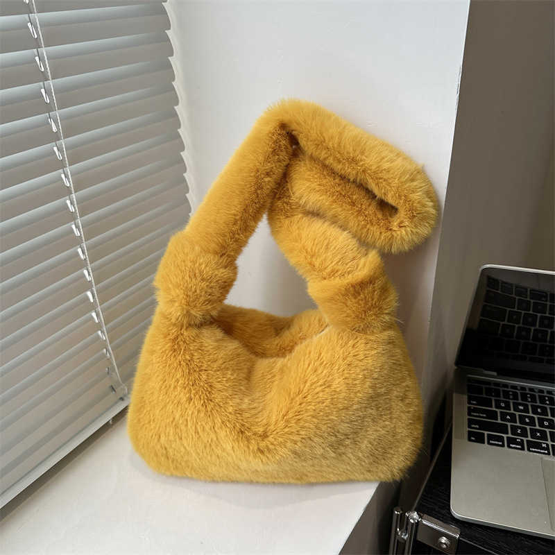 Trendy Fashion Plush 2024 Winter Personalized Large Capacity Casual Western Style Plush Handheld Single Shoulder Underarm Bag 241231