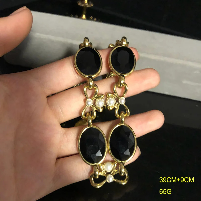 Antique Gold Light Sense Necklace and Earring Suit Black Colored Glaze Inlaid Jewel Diamond All-Match Necklace 241226