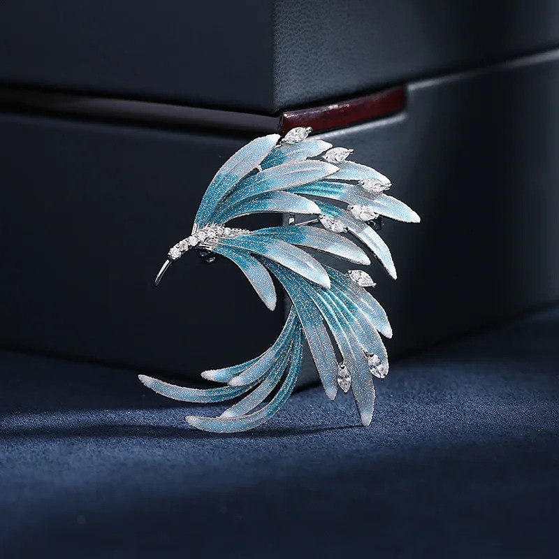 Womens brooches Chinese style gradient feather brooch pin for women Retro style Phoenix breast flower dress Accessories Gift 241227