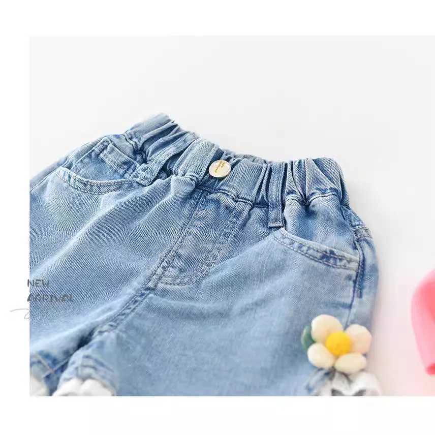 2-8Years Old Girls Denim Shorts Summer Elastic Waist Lace Flower Thin Denim Hot Pants Kids Jean Shorts Childrens Wear Clothes W241227