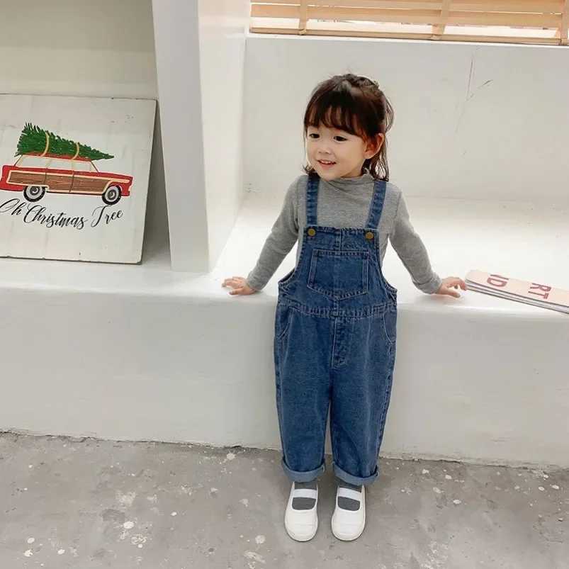 Summer denim baby girl boy tight jeans jumpsuit new pocket childrens casual loose jumpsuit blue childrens bodysuit W241227