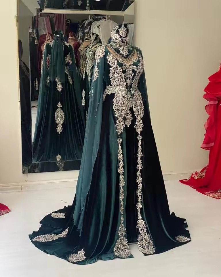 Green Hunter Veet Moroccan Caftan Evening Dresses With Cape Sleeve Lace Applique Crystal Arabic Kaftan Prom Outfit Gown