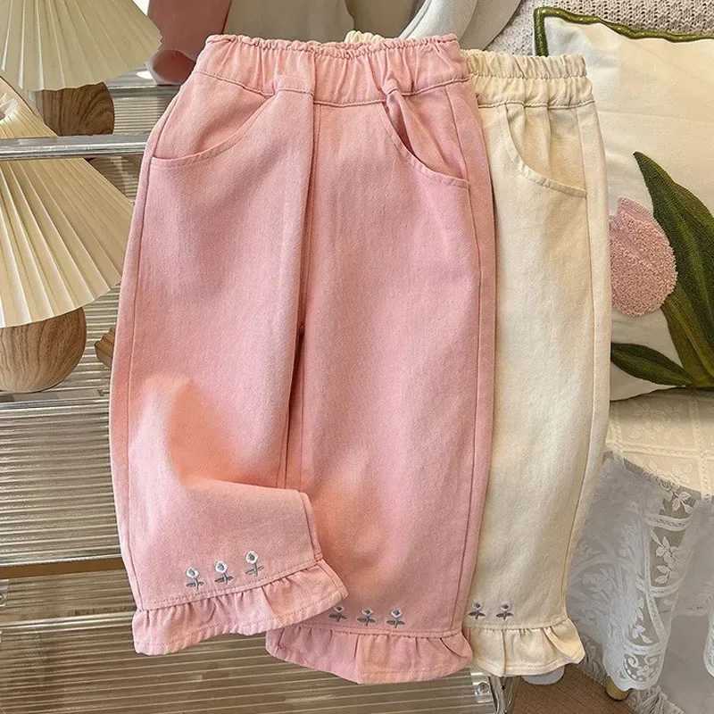 Spring and summer new girls and childrens embroidered flower jeans fashionable and fresh childrens pants Korean breathable soft baby pants W241227