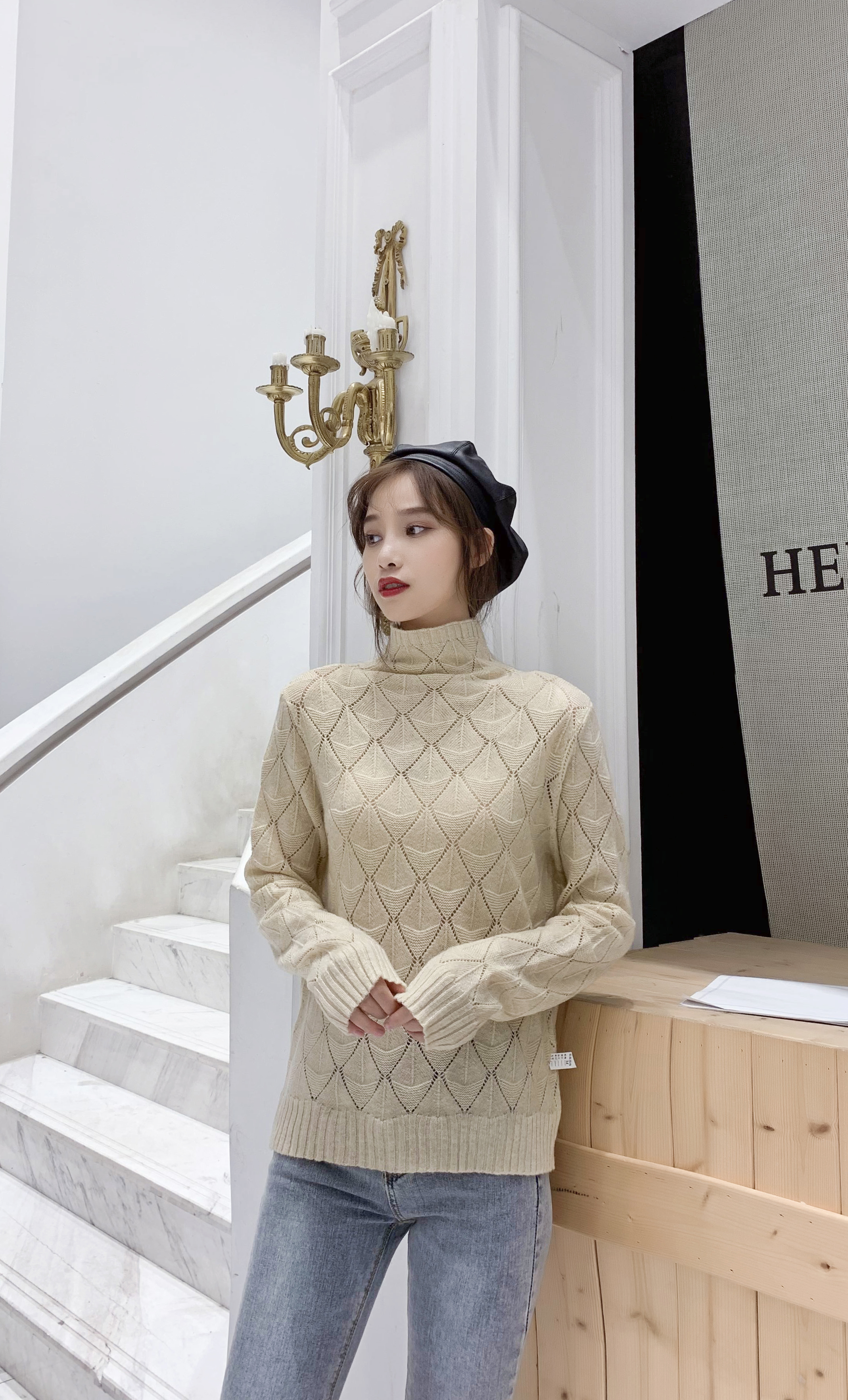 Soft and Warm Slim-Cut Wool Top for Women - Perfect Addition to Your Fall Collection