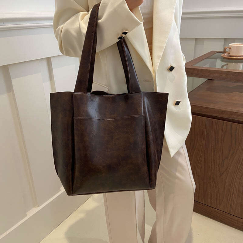 Retro Fashion Office Commuter Large Capacity For Women, New Simple And Versatile Tote Bag, Casual Shoulder Bag