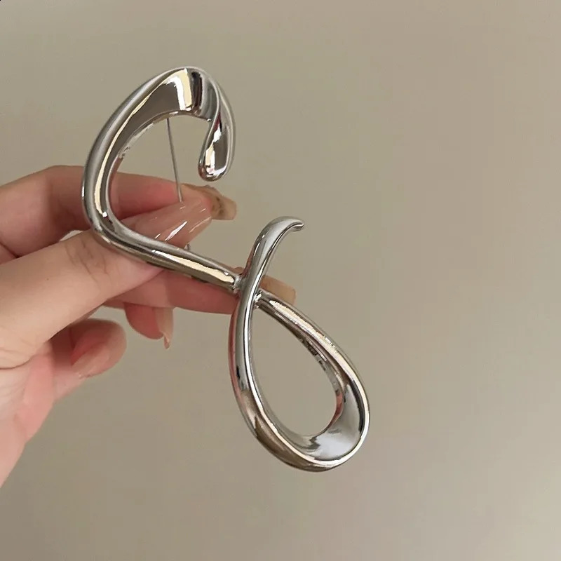 Big Statement Fashion Irregular Metallic Lucky Number Brooches For Women Personality Jewelry Brooch Pins 241227