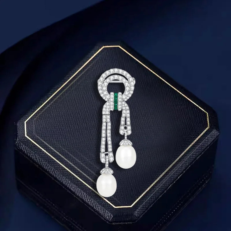 Vintage Court Style Asymmetrical Zircon Ribbon Brooch Elegant Freshwater Pearl Geometry Broche for Womans Clothing Accessories 241227