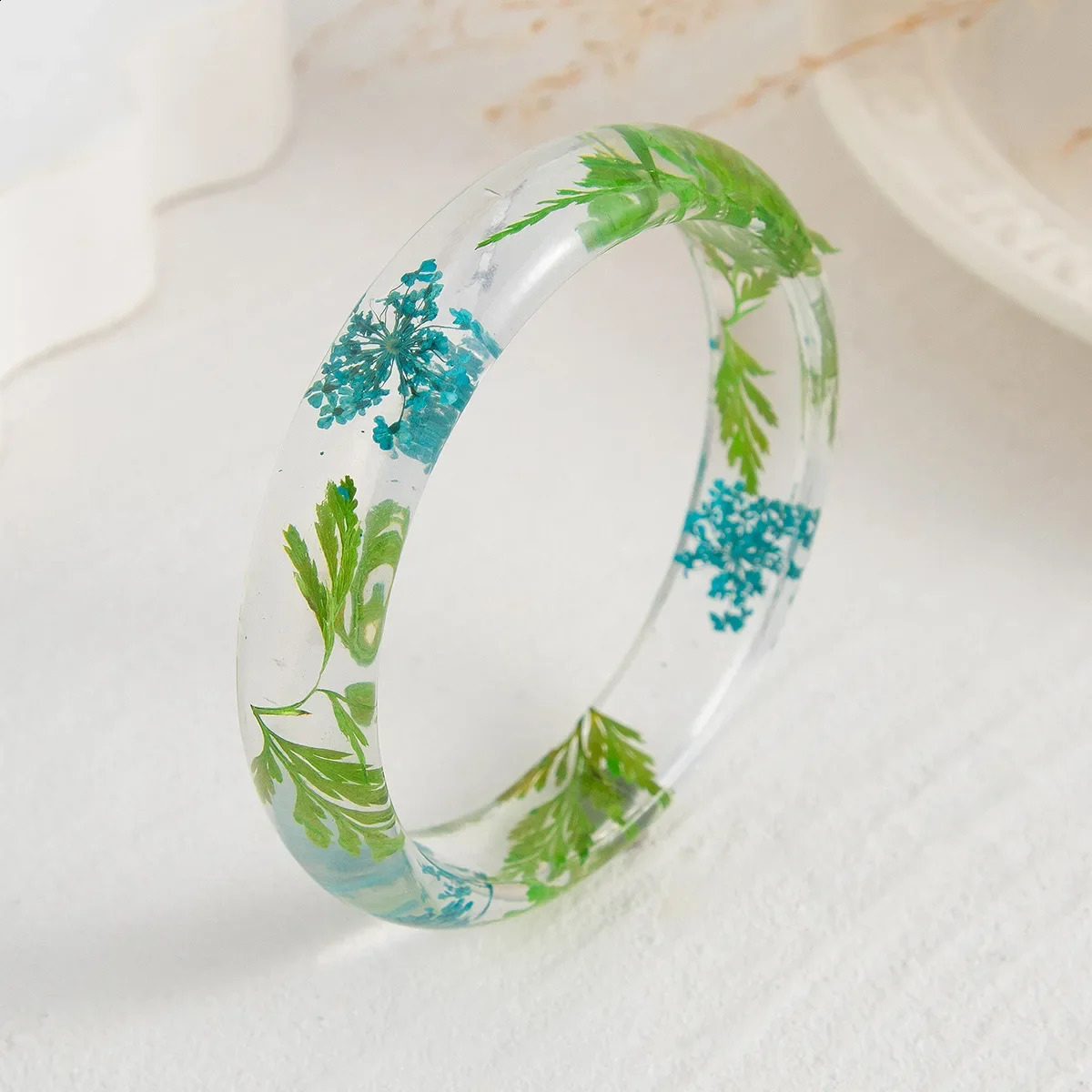 Exaggerated Ins Style Flower Transparent 15MM Round Bangle Bracelet Fashionable Acrylic Color Dried Flower Daisy Bracelet Girls 241227
