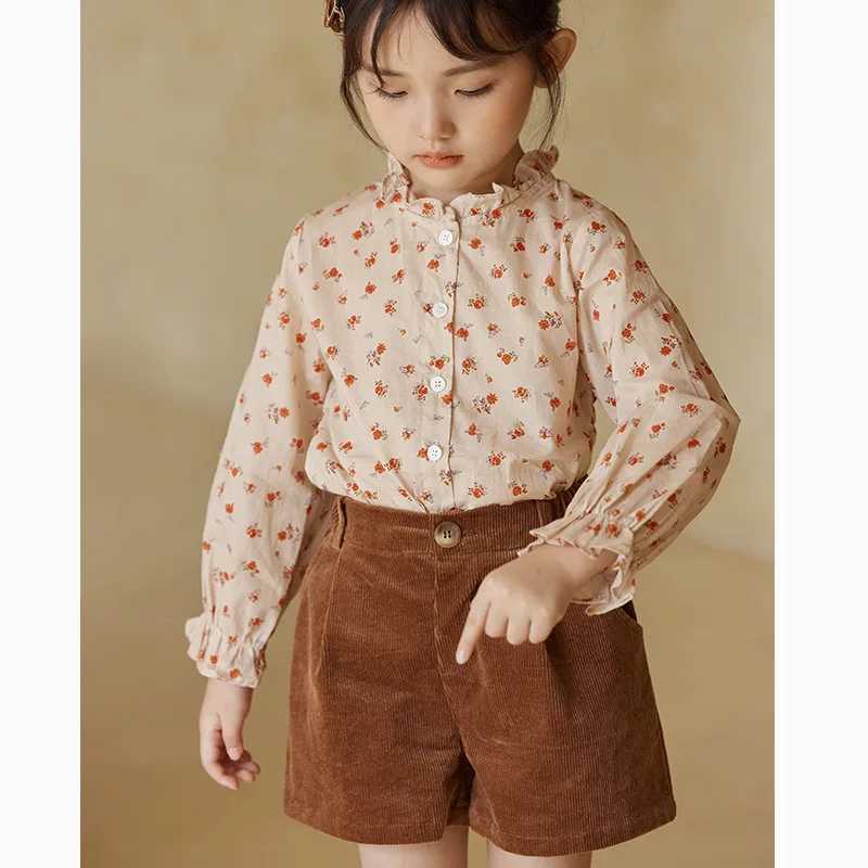 Spring and autumn girls retro Corduroy shorts childrens pocket striped casual pants fashionable childrens clothing W241227