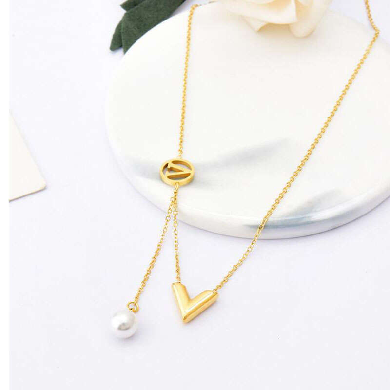2024 Trend Stainless Steel V Letter Tassel Pearl Necklace for Women Gold Plating New Brand Party Jewelry Gift