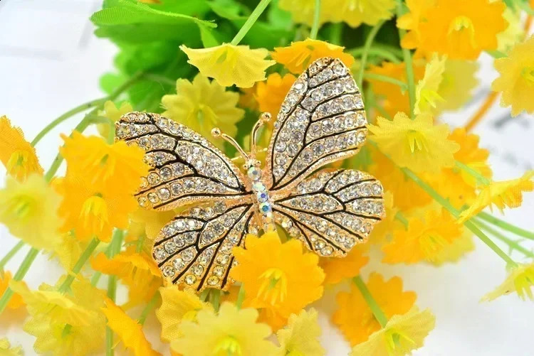 European Scarf Buckle Crystal from Austrian High-grade butterfly brooch Fashion womens corsage For Wedding Party 241227
