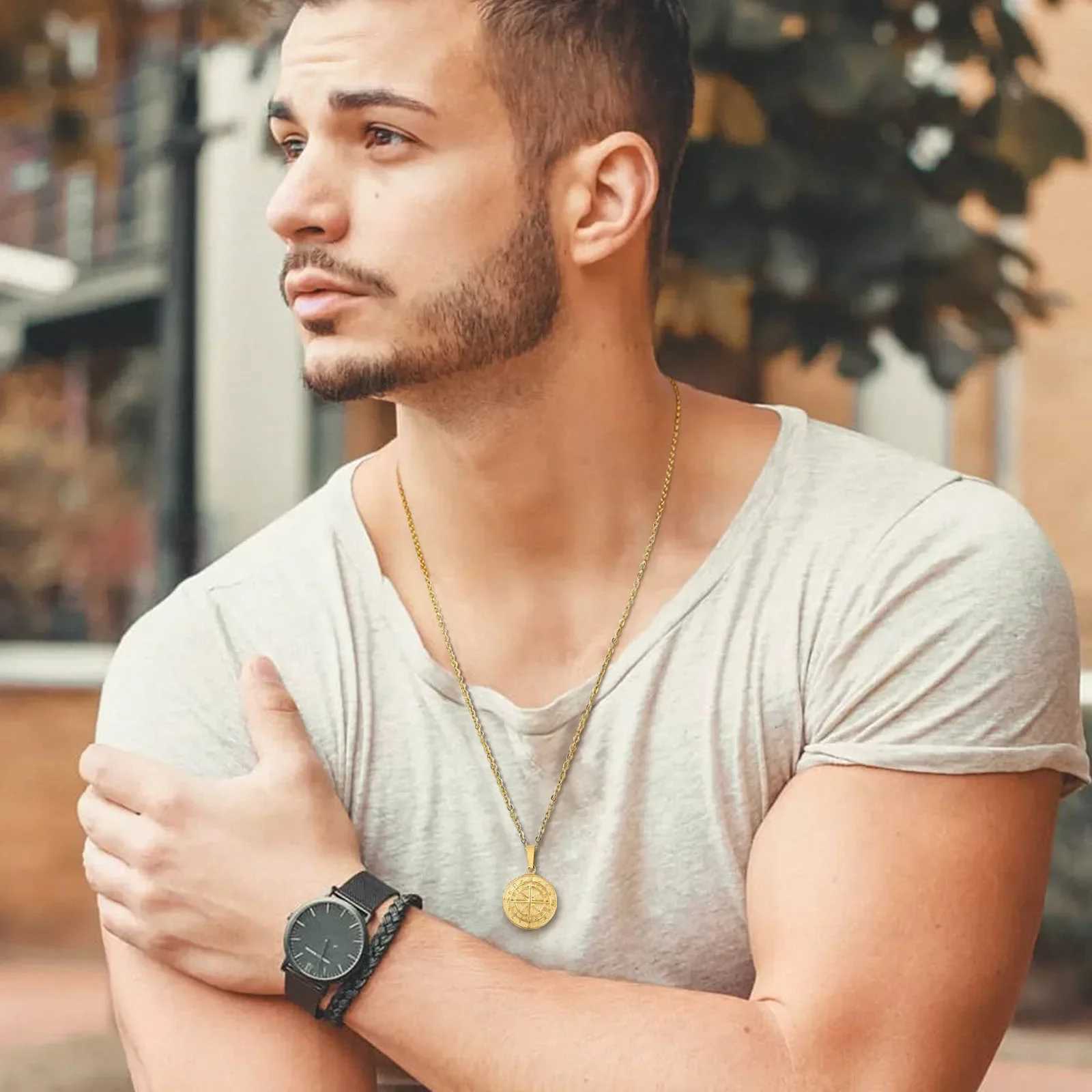Layered Necklaces for Men Sailing Travel Compass Pendant Stainl Steel Cuban Figaro Wheat Chain Casual Retro CollarXJ241227