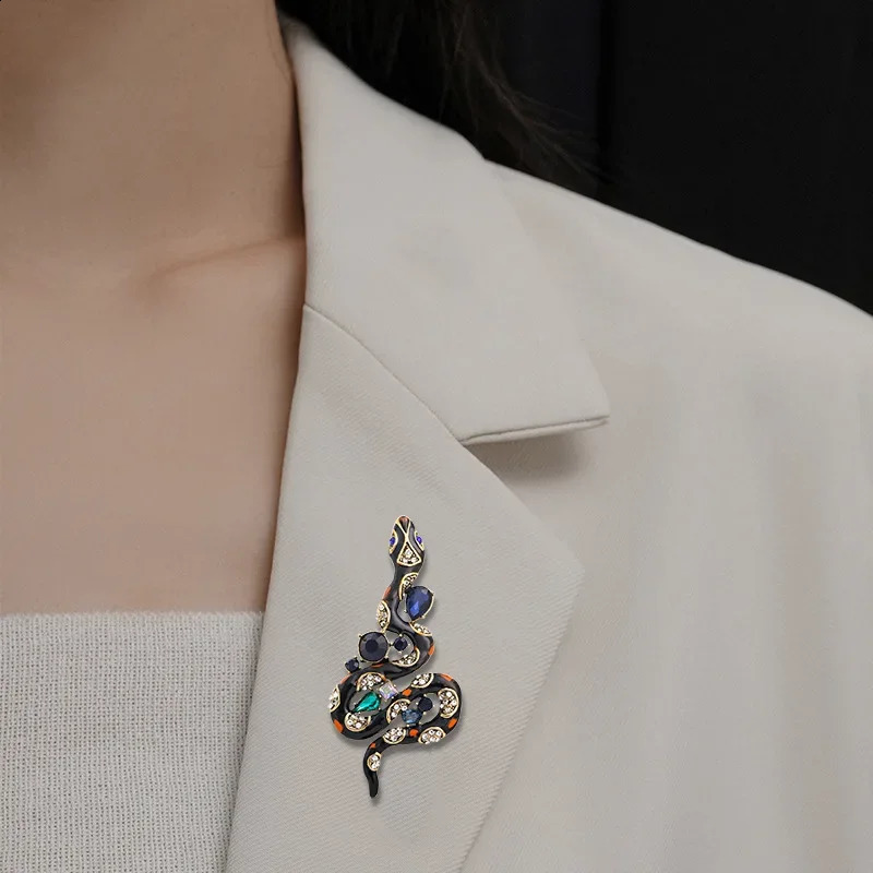 Costume Corsage Chest Buckle Suit Pin Decor Brooch Sweater Chain Badge Breastpin Accessorry Pendant Necklace Two Wear Ways Jewel 241227