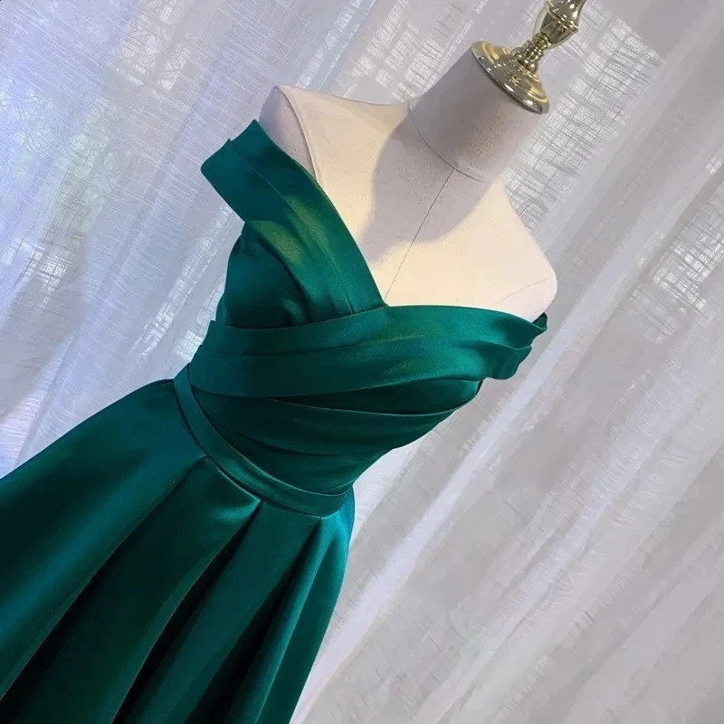 Customized Vintage Off The Shoulder Evening Dresses Long Satin Prom Dress Elegant Women Formal Gowns Wedding Dress Party Dresses 241223