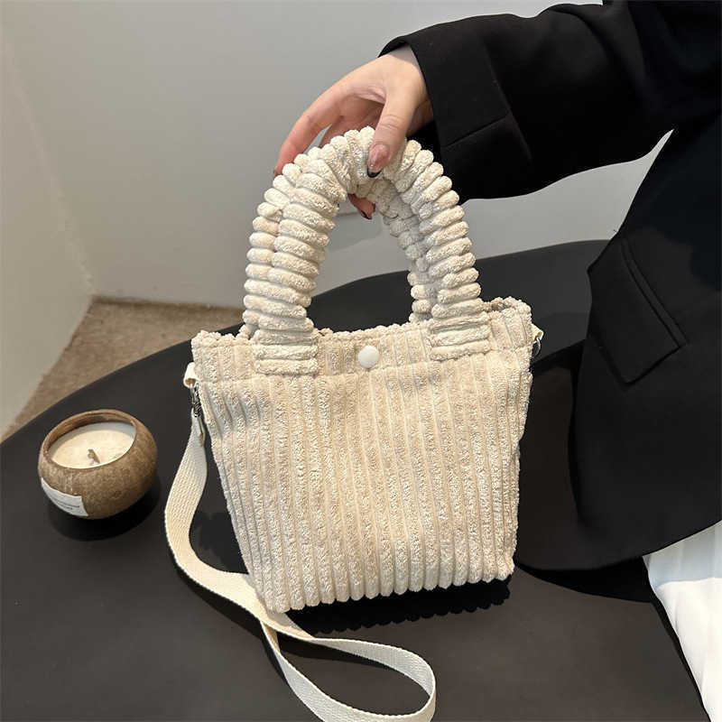 Niche corduroy bucket bag 2024 winter new plush crossbody bag cute plush handbag small square bag
