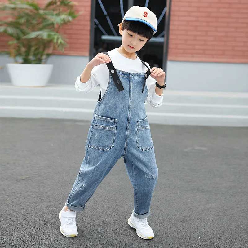 New boys denim covers spring and summer childrens clothing casual childrens suspension Trouser boys solid childrens jumpsuit teenage jeans W241227