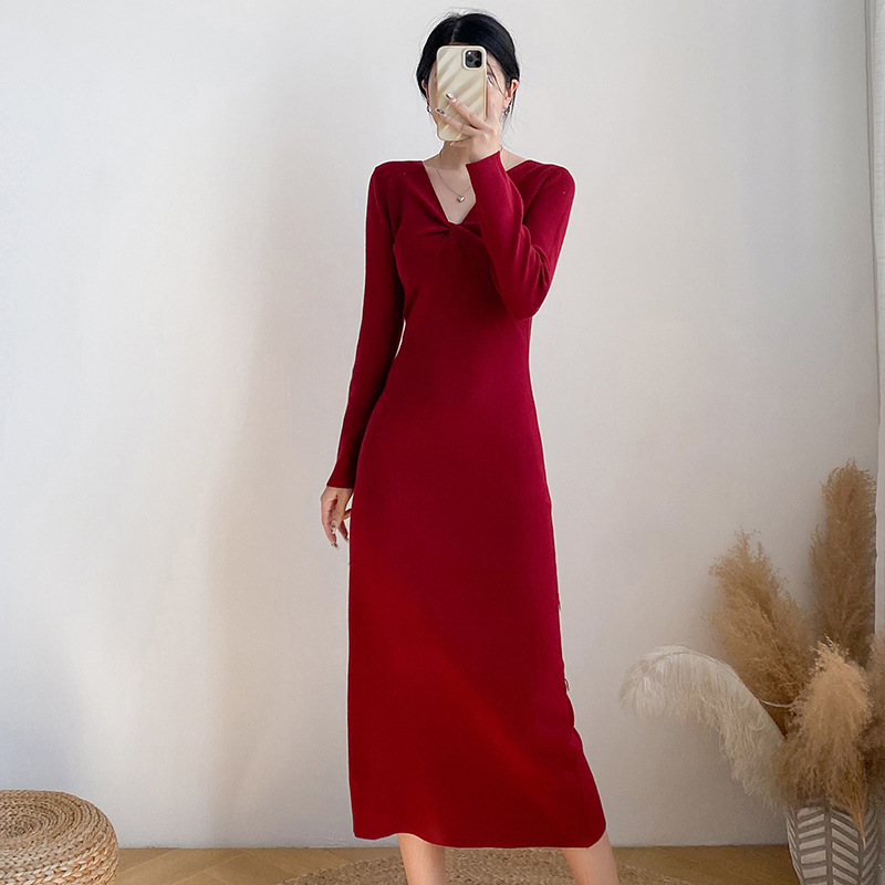 D7705 Slim V-neck long-sleeved knitted hip skirt female 2024 autumn and winter temperament medium-length slit dress