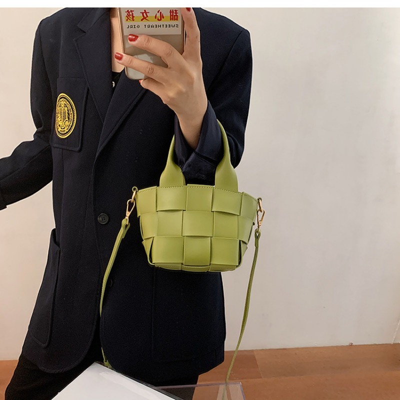 New Fashion Bucket Bag Women Mini Bag Woven Crossbody Bags Portable Bucket Bag High Quality