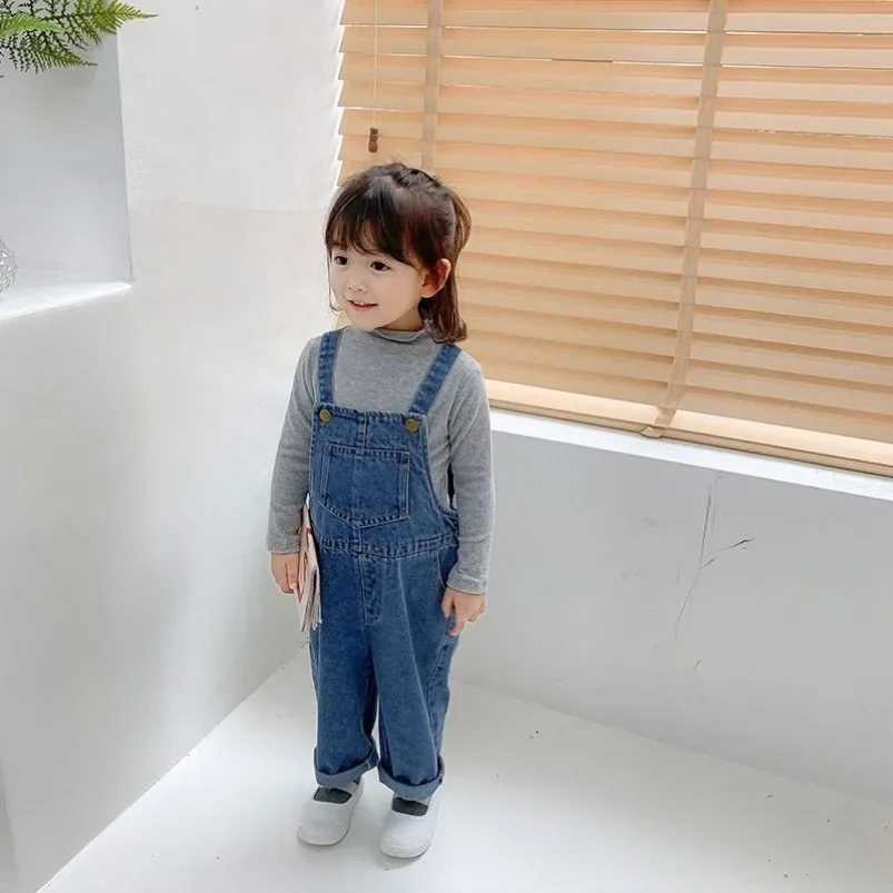 Summer denim baby girl boy tight jeans jumpsuit new pocket childrens casual loose jumpsuit blue childrens bodysuit W241227