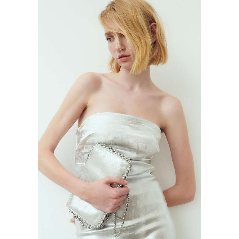 Z Women's 2025 New Chain Texture Square Versatile Fashion Rivet Decoration Black Single Cross Shoulder Small Bag