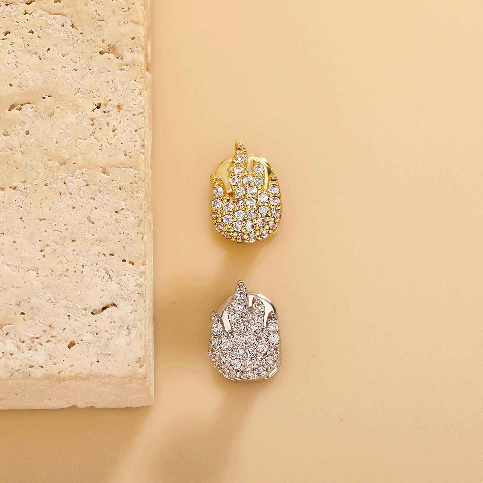 JINAO NEW 2024 Hip Hop Teeth Grillz Men Women d Out Fire Single Tooth C Dental Grill Punk Rper Halloween FLame Cosplay W241227