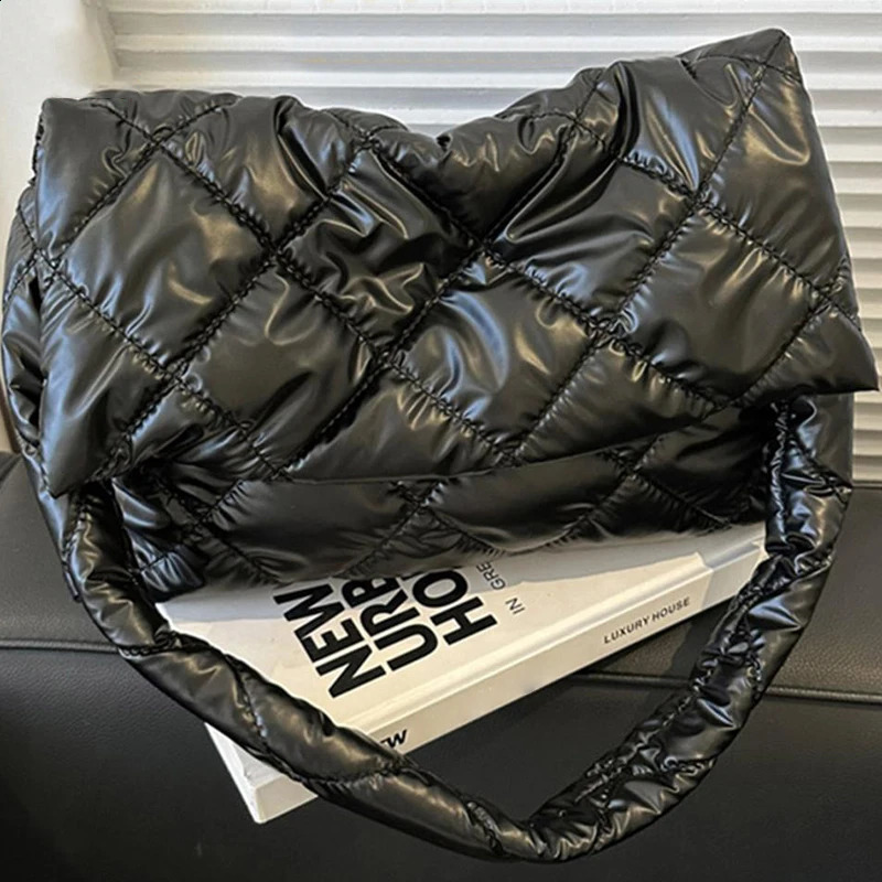 Fashion Large Capacity Solid Color Folds All Match Underarms Shoulder Bag 241225