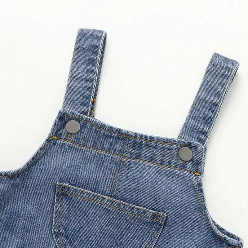 Fashionable childrens boys and girls jeans classic solid baby clothing denim top childrens Trouser spring and autumn childrens bib pants W241227