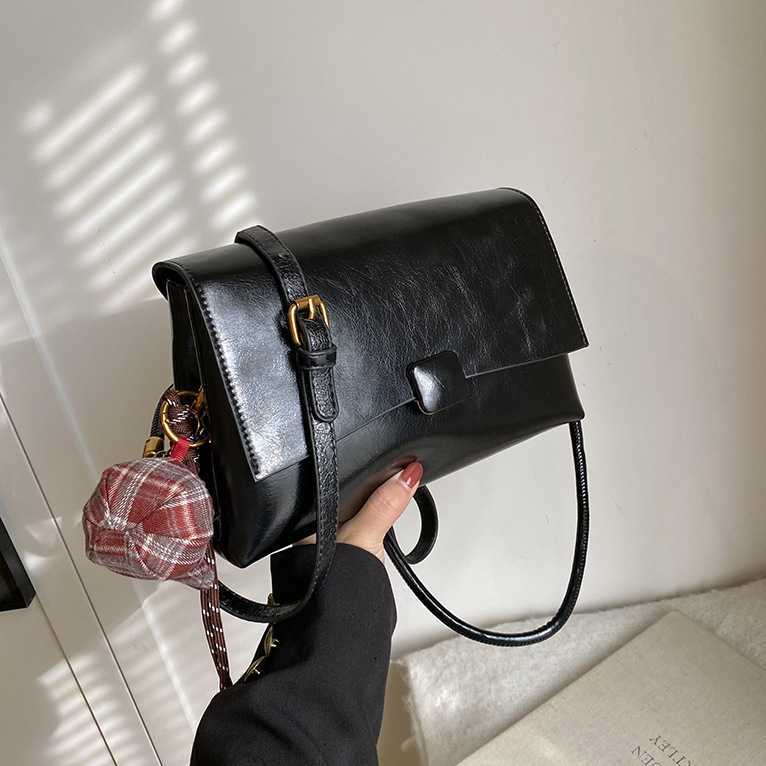 Fashion and casual underarm bag women, Korean version, autumn winter new trend, single shoulder small square bag, high-end women's bag 241215