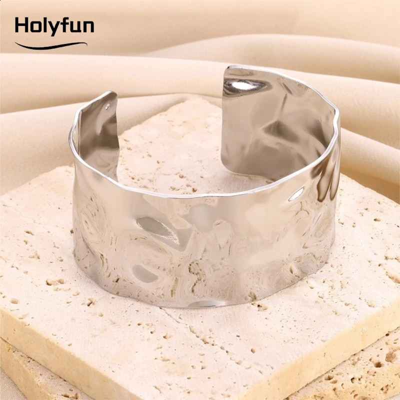 Exquisite Classic Bump Pattern Openning Bangles Bracelet For Women Cuff Bracelet Gold Color Stainless Steel Hand Ornament Gift 241227