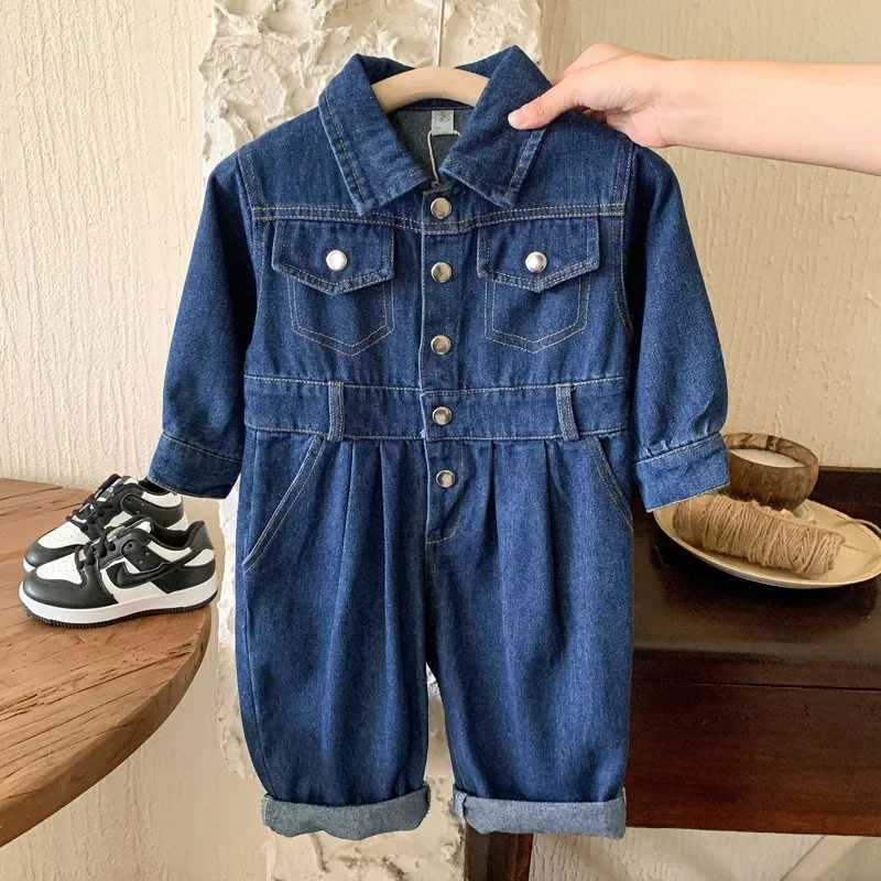 2024 Baby and toddler jeans jumpsuit boys and girls denim jacket fashionable childrens one-piece long sleeved jumpsuit casual children W241227