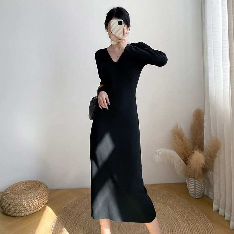 D7705 Slim V-neck long-sleeved knitted hip skirt female 2024 autumn and winter temperament medium-length slit dress