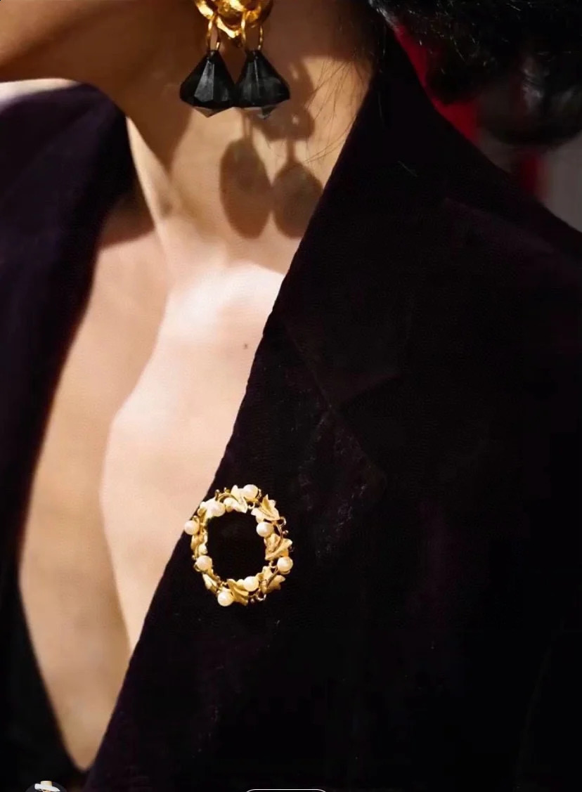 vintage pearl brooch medieval high class garland brooch 241227